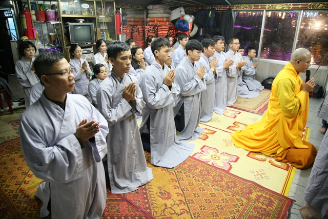 Lễ Phóng sanh đăng hướng vọng kỷ niệm khánh đản Đức Phật A Di Đà năm Bính Thân