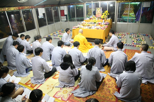 Lễ Phóng sanh đăng hướng vọng kỷ niệm khánh đản Đức Phật A Di Đà năm Bính Thân