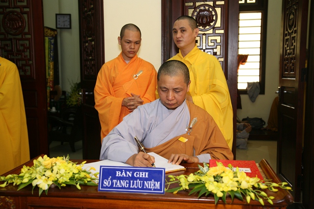 Lễ Sơ dạ cung tiến Giác linh Cố Trưởng lão HT. Thích Chơn Thiện