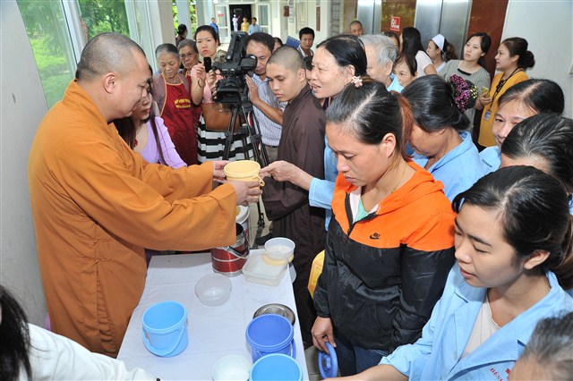 Thanh Hóa: Ra mắt &quot;Nồi cháo nhân ái tuổi thơ cười&quot; tại Bệnh viện Đa khoa TP. Thanh Hóa