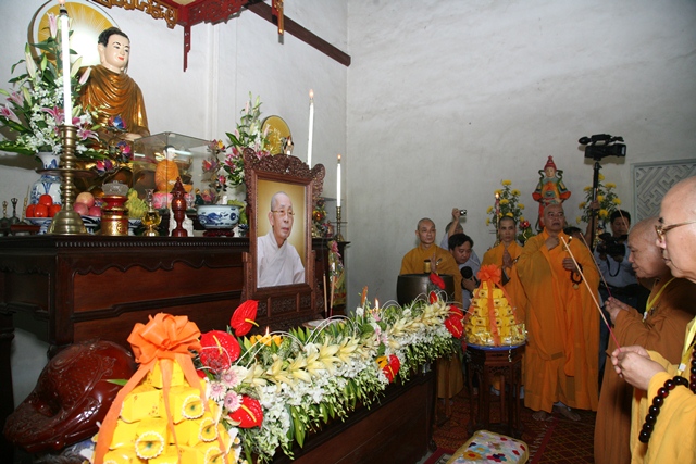Cung nghinh Giác linh cố HT. Thích Chơn Thiện thăm 2 cơ sở Học viện và Văn phòng BTS tỉnh