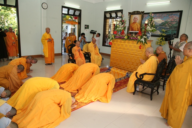 Cung nghinh Giác linh cố HT. Thích Chơn Thiện thăm 2 cơ sở Học viện và Văn phòng BTS tỉnh