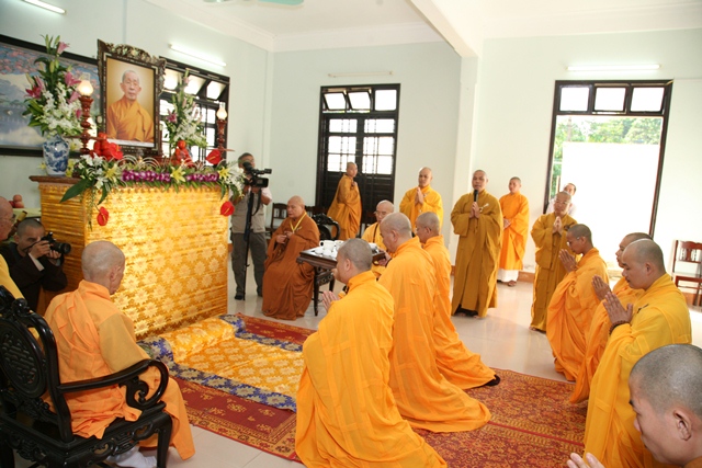 Cung nghinh Giác linh cố HT. Thích Chơn Thiện thăm 2 cơ sở Học viện và Văn phòng BTS tỉnh