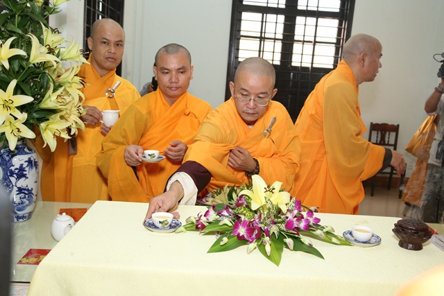 Cung nghinh Giác linh cố HT. Thích Chơn Thiện thăm 2 cơ sở Học viện và Văn phòng BTS tỉnh