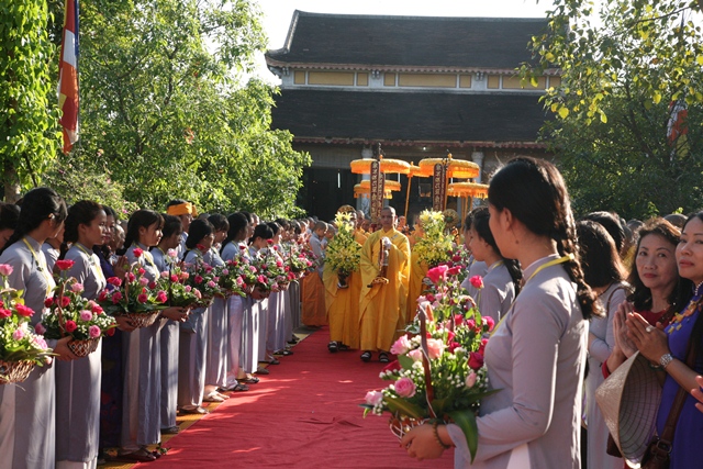 Cung nghinh Giác linh cố HT. Thích Chơn Thiện thăm 2 cơ sở Học viện và Văn phòng BTS tỉnh