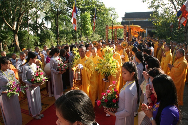 Cung nghinh Giác linh cố HT. Thích Chơn Thiện thăm 2 cơ sở Học viện và Văn phòng BTS tỉnh