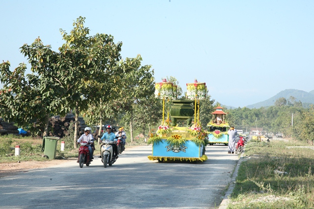 Cung nghinh Giác linh cố HT. Thích Chơn Thiện thăm 2 cơ sở Học viện và Văn phòng BTS tỉnh