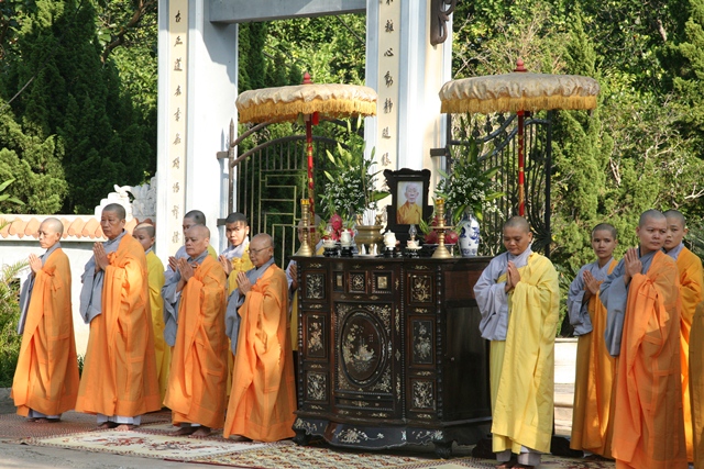 Cung nghinh Giác linh cố HT. Thích Chơn Thiện thăm 2 cơ sở Học viện và Văn phòng BTS tỉnh