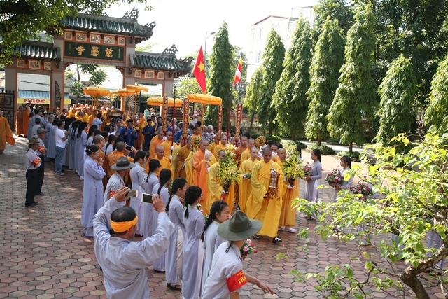 Cung nghinh Giác linh cố HT. Thích Chơn Thiện thăm 2 cơ sở Học viện và Văn phòng BTS tỉnh