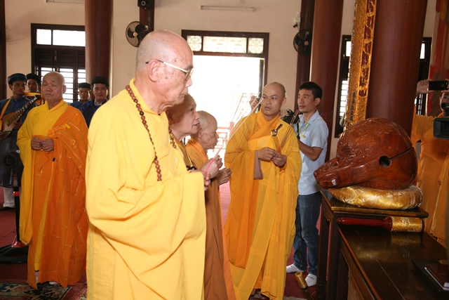 Cung nghinh Giác linh cố HT. Thích Chơn Thiện thăm 2 cơ sở Học viện và Văn phòng BTS tỉnh