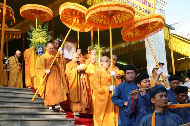 Cung nghinh Giác linh cố HT. Thích Chơn Thiện thăm 2 cơ sở Học viện và Văn phòng BTS tỉnh