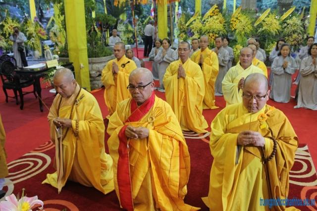 Khánh Hòa: HĐCM, HĐTS GHPGVN kính viếng cố Trưởng  lão HT.Thích Thiện Bình