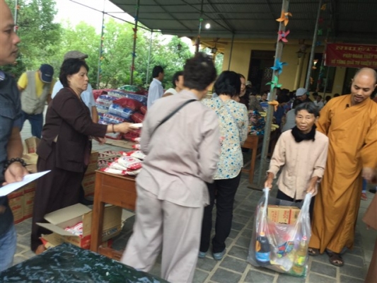 Nông Cống: Trao 200 suất quà đến các đối tượng khó khăn