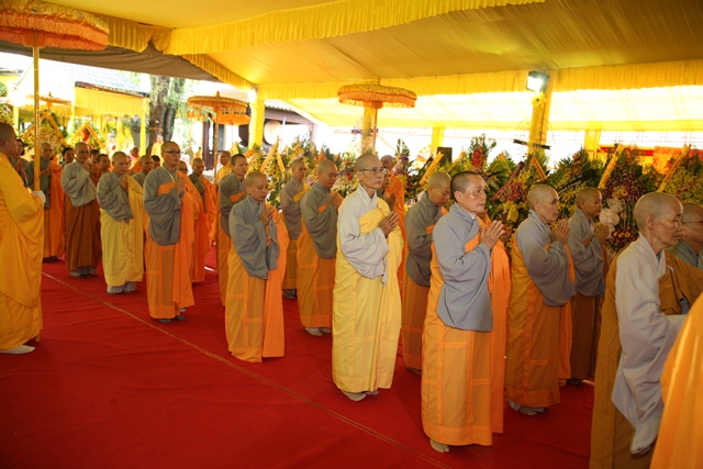Chùm ảnh: Các phái đoàn viếng tang Cố Trưởng lão HT. Thích Chơn Thiện ngày 12/11
