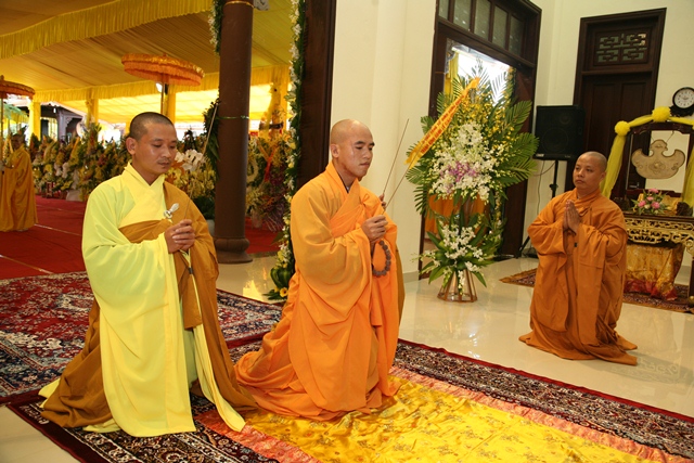 Chùm ảnh: Các phái đoàn viếng tang Cố Trưởng lão HT. Thích Chơn Thiện ngày 12/11
