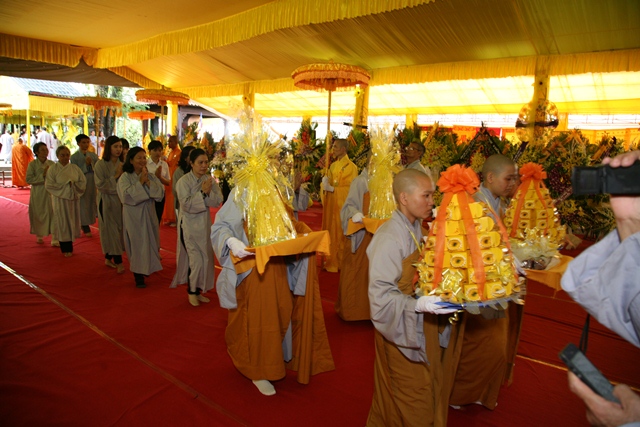 Chùm ảnh: Các phái đoàn viếng tang Cố Trưởng lão HT. Thích Chơn Thiện ngày 12/11