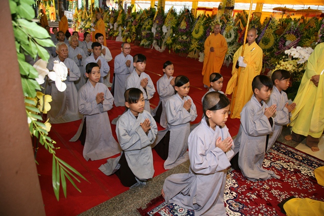 Chùm ảnh: Các phái đoàn viếng tang Cố Trưởng lão HT. Thích Chơn Thiện ngày 12/11