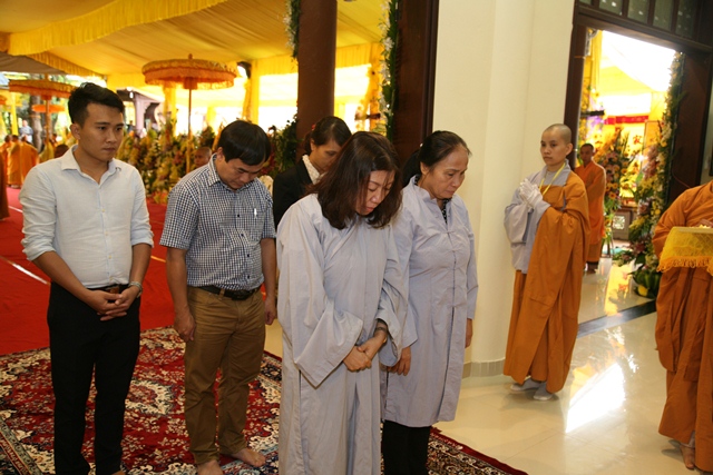 Chùm ảnh: Các phái đoàn viếng tang Cố Trưởng lão HT. Thích Chơn Thiện ngày 12/11