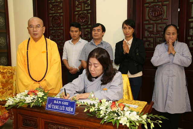 Chùm ảnh: Các phái đoàn viếng tang Cố Trưởng lão HT. Thích Chơn Thiện ngày 12/11