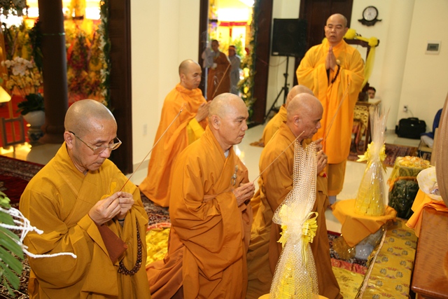 Chùm ảnh: Các phái đoàn viếng tang Cố Trưởng lão HT. Thích Chơn Thiện ngày 15/11