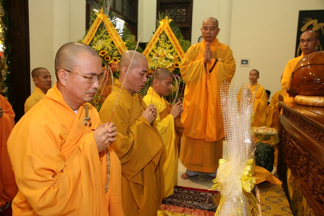 Chùm ảnh: Các phái đoàn viếng tang Cố Trưởng lão HT. Thích Chơn Thiện ngày 15/11