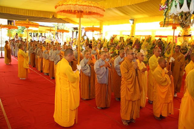 Chùm ảnh: Các phái đoàn viếng tang Cố Trưởng lão HT. Thích Chơn Thiện ngày 15/11