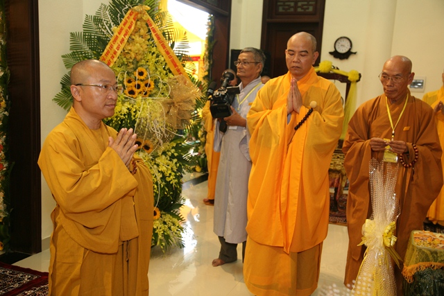 Chùm ảnh: Các phái đoàn viếng tang Cố Trưởng lão HT. Thích Chơn Thiện ngày 15/11