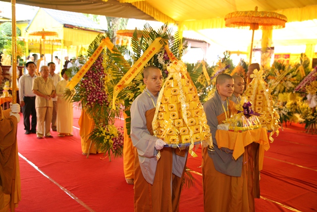 Chùm ảnh: Các phái đoàn viếng tang Cố Trưởng lão HT. Thích Chơn Thiện ngày 15/11