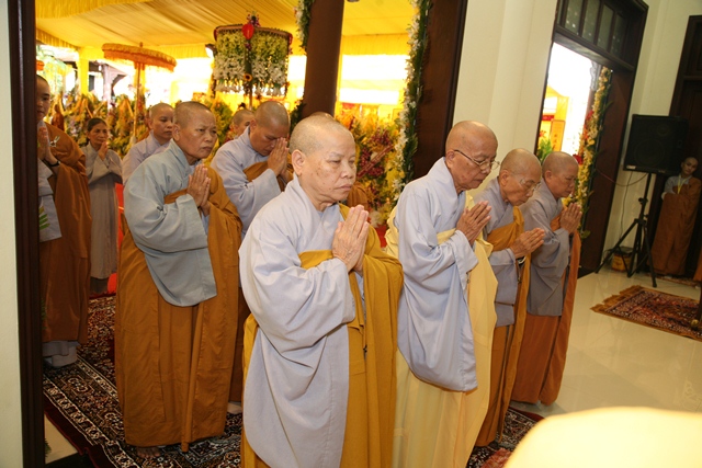 Chùm ảnh: Các phái đoàn viếng tang Cố Trưởng lão HT. Thích Chơn Thiện ngày 15/11