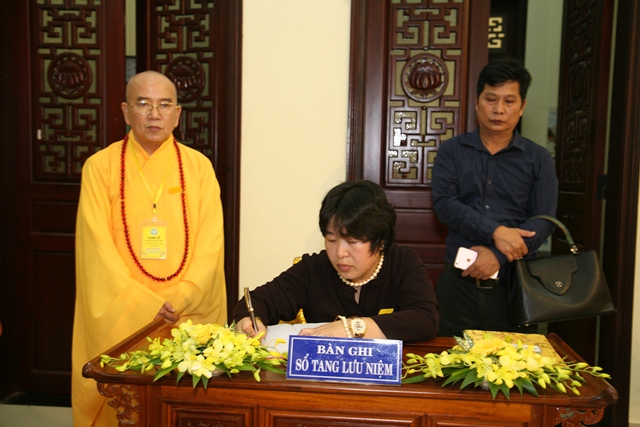 Chùm ảnh: Các phái đoàn viếng tang Cố Trưởng lão HT. Thích Chơn Thiện ngày 15/11