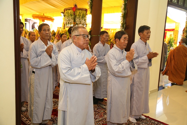 Chùm ảnh: Các phái đoàn viếng tang Cố Trưởng lão HT. Thích Chơn Thiện ngày 15/11