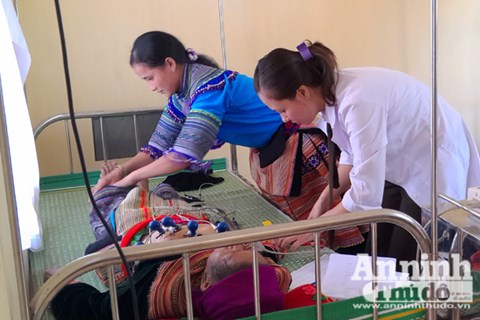Tình người ấm áp ở Nà Hẩu ngày đông