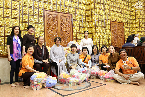 Quỹ Đạo Phật Ngày Nay - Tổng kết chương trình Quà Tết Yêu Thương - Đợt 2 tại TP. Hồ Chí Minh, Hà Tĩnh, Quảng Ngãi (C95)