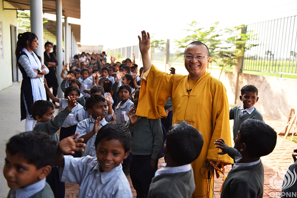 Quỹ Đạo Phật Ngày Nay - Tổng Kết Chương Trình Trao Quà Từ Thiện Và Cúng Dường Trai Tăng Tại Ấn Độ (C103)