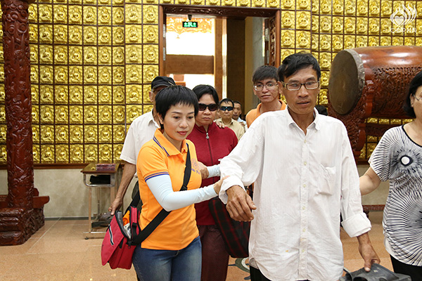 Quỹ Đạo Phật Ngày Nay - Tổng kết chương trình Quà Tết Yêu Thương - Đợt 2 tại TP. Hồ Chí Minh, Hà Tĩnh, Quảng Ngãi (C95)