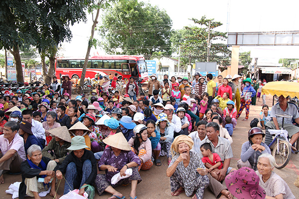Quỹ Đạo Phật Ngày Nay: Tổng Kết Chương Trình  “Quà Tết Yêu Thương” cho kiều bào hồi hương tại hồ Dầu Tiếng - Tây Ninh (C92)