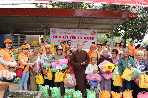 Quỹ Đạo Phật Ngày Nay: Tổng Kết Chương Trình  “Quà Tết Yêu Thương” cho kiều bào hồi hương tại hồ Dầu Tiếng - Tây Ninh (C92)