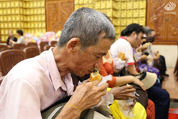 Quỹ Đạo Phật Ngày Nay - Tổng kết chương trình Quà Tết Yêu Thương - Đợt 2 tại TP. Hồ Chí Minh, Hà Tĩnh, Quảng Ngãi (C95)