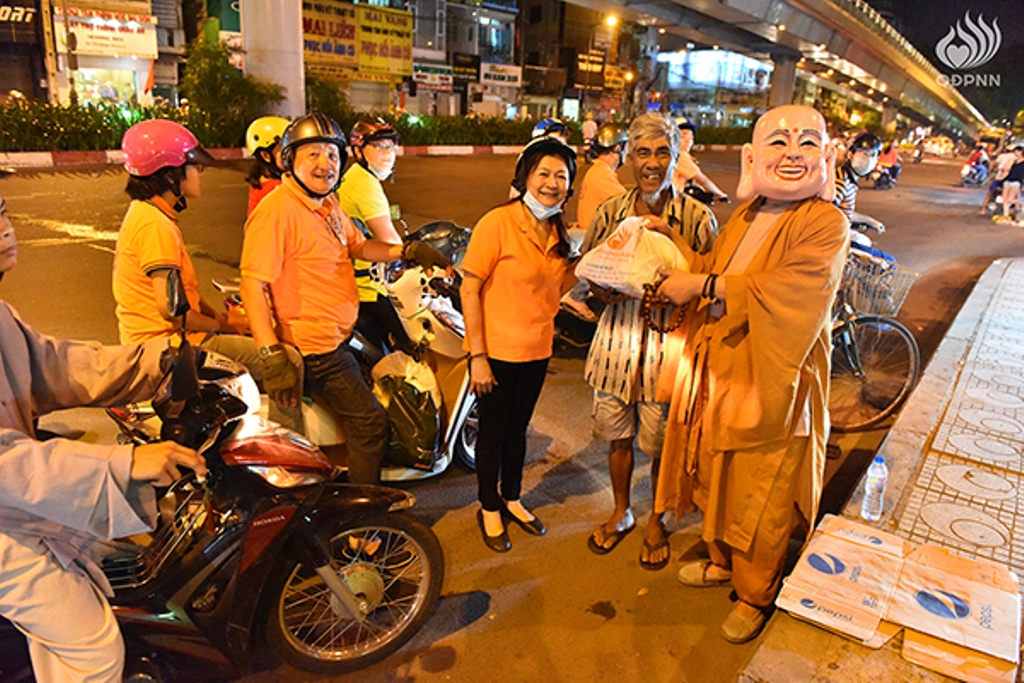 Quỹ Đạo Phật Ngày Nay: Tổng Kết Chương Trình “Di Lặc Du Xuân 2017” - C96