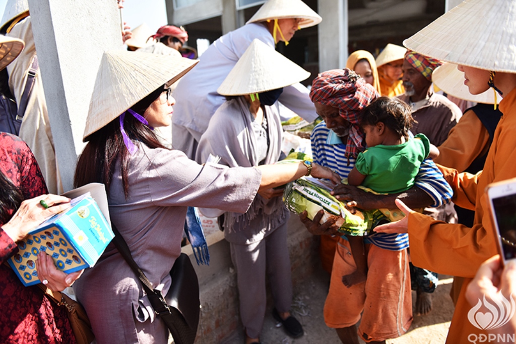 Quỹ Đạo Phật Ngày Nay - Tổng Kết Chương Trình Trao Quà Từ Thiện Và Cúng Dường Trai Tăng Tại Ấn Độ (C103)