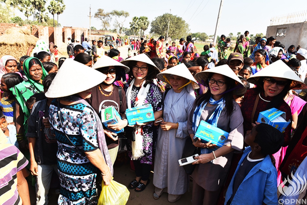 Quỹ Đạo Phật Ngày Nay - Tổng Kết Chương Trình Trao Quà Từ Thiện Và Cúng Dường Trai Tăng Tại Ấn Độ (C103)