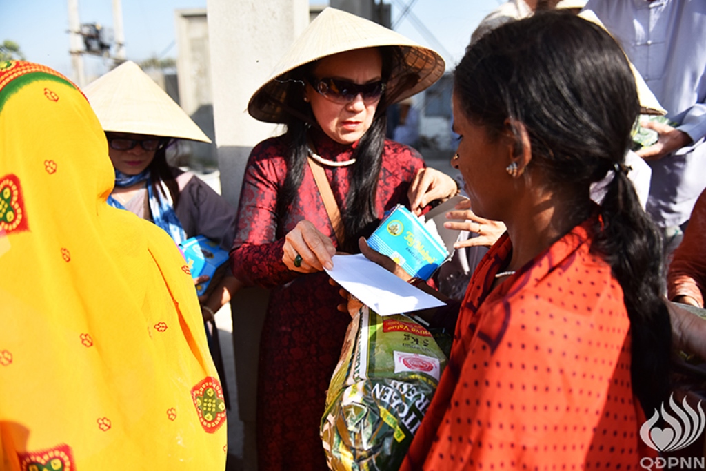 Quỹ Đạo Phật Ngày Nay - Tổng Kết Chương Trình Trao Quà Từ Thiện Và Cúng Dường Trai Tăng Tại Ấn Độ (C103)