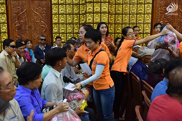 Quỹ Đạo Phật Ngày Nay - Tổng kết chương trình Quà Tết Yêu Thương - Đợt 2 tại TP. Hồ Chí Minh, Hà Tĩnh, Quảng Ngãi (C95)