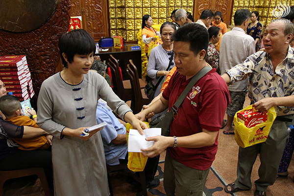 Quỹ Đạo Phật Ngày Nay - Tổng kết chương trình Quà Tết Yêu Thương - Đợt 2 tại TP. Hồ Chí Minh, Hà Tĩnh, Quảng Ngãi (C95)