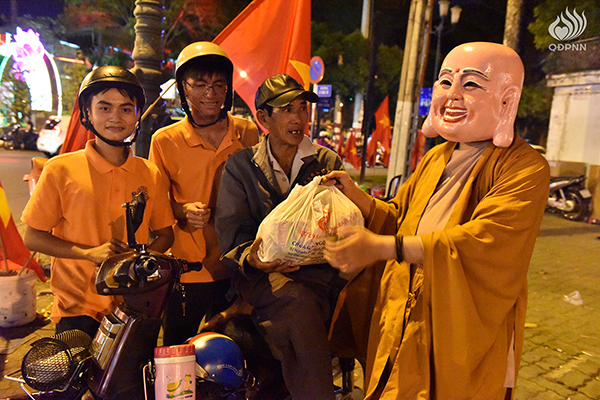 Quỹ Đạo Phật Ngày Nay: Tổng Kết Chương Trình “Di Lặc Du Xuân 2017” - C96