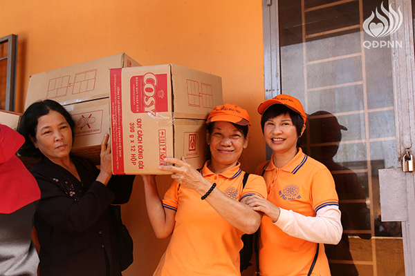 Quỹ Đạo Phật Ngày Nay: Tổng Kết Chương Trình  “Quà Tết Yêu Thương” cho kiều bào hồi hương tại hồ Dầu Tiếng - Tây Ninh (C92)