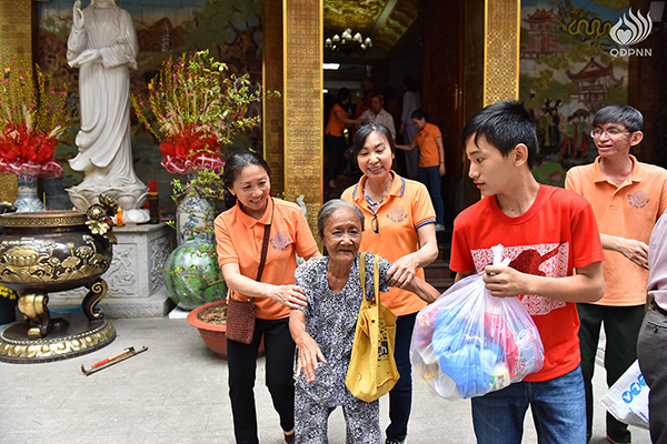 Quỹ Đạo Phật Ngày Nay - Tổng kết chương trình Quà Tết Yêu Thương - Đợt 2 tại TP. Hồ Chí Minh, Hà Tĩnh, Quảng Ngãi (C95)