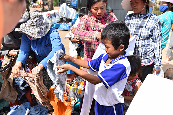Quỹ Đạo Phật Ngày Nay: Tổng Kết Chương Trình  “Quà Tết Yêu Thương” cho kiều bào hồi hương tại hồ Dầu Tiếng - Tây Ninh (C92)