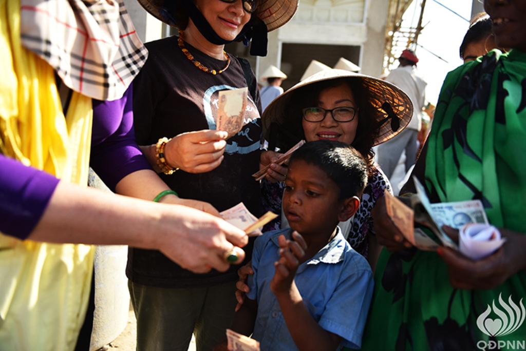 Quỹ Đạo Phật Ngày Nay - Tổng Kết Chương Trình Trao Quà Từ Thiện Và Cúng Dường Trai Tăng Tại Ấn Độ (C103)