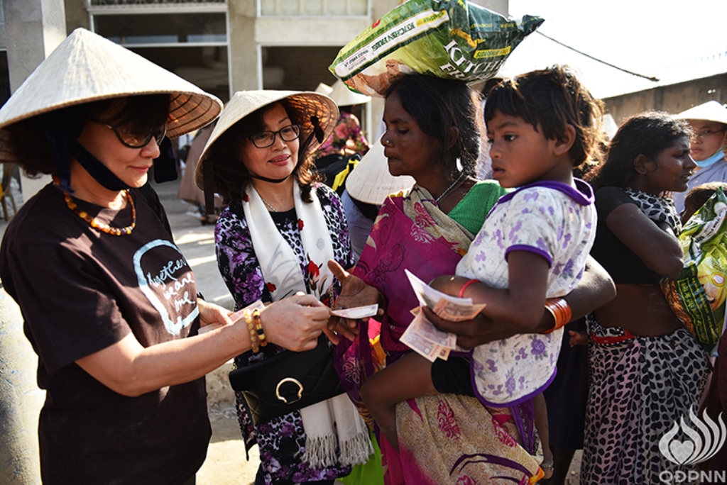 Quỹ Đạo Phật Ngày Nay - Tổng Kết Chương Trình Trao Quà Từ Thiện Và Cúng Dường Trai Tăng Tại Ấn Độ (C103)